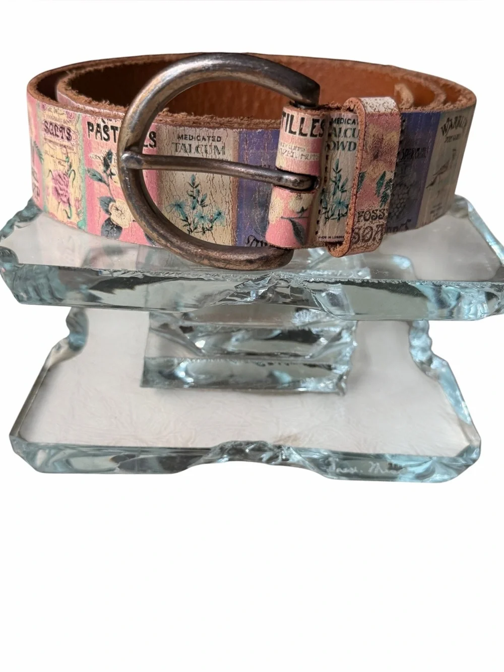 Fossil Ladies Leather Casual Belt with Retro Floral Advert Motif, Medium 35”-37” - Picture 1 of 11